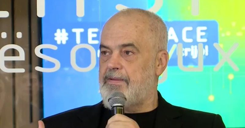 Edi Rama prezanton kreun e ri t&euml; AKSHI-t, nuk harron Mirlinda