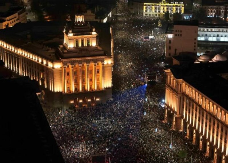 “Mjaft me korrupsion”/ Protesta masive në Bullgari,