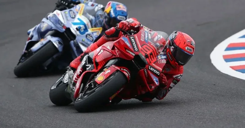 MotoGP/ Spanjollët dominojnë në garën sprint të