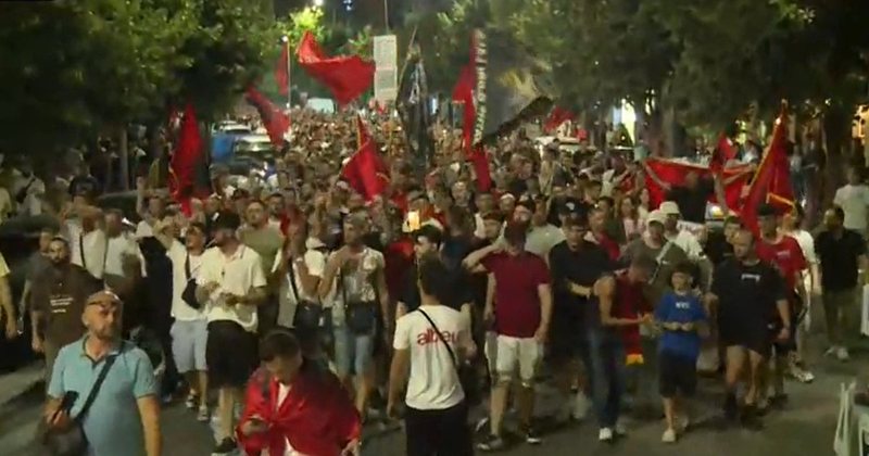 Rrug&euml;t e Tiran&euml;s ziejn&euml; n&euml; dit&euml;n e 19-t&euml; t&euml;