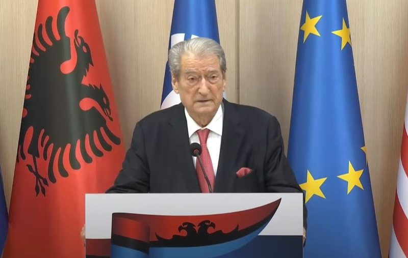 Humbja kundër PS, Berisha në konferencë: Zgjedhjet më