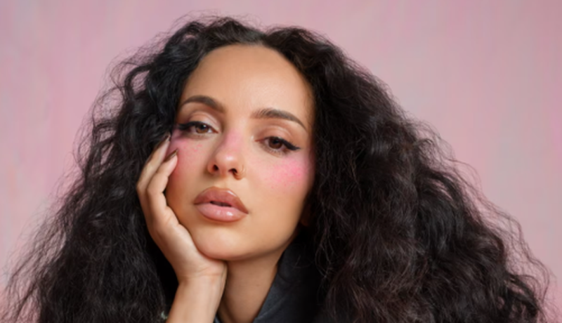 Jade Thirlwall flet hapur: Çdo ditë luftoj me veten për të