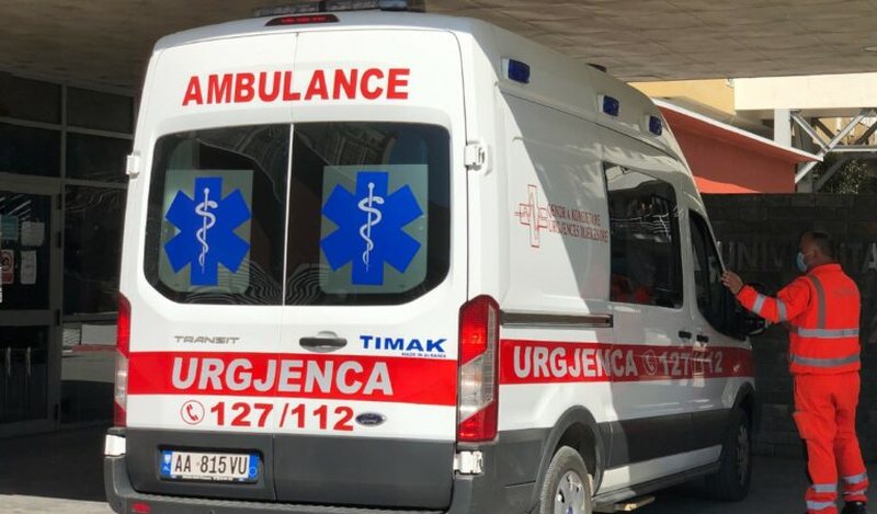 Aksident n&euml; aksin Kor&ccedil;&euml;-Bilisht, makina p&euml;rplas