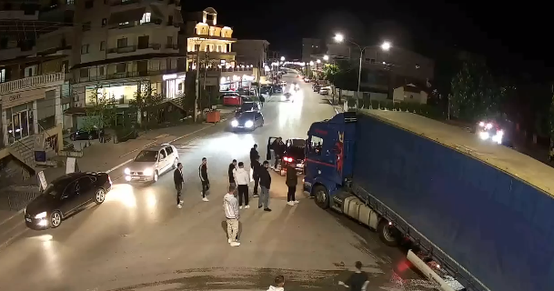 Pamje të rënda/ Deputeti i PD dhe vëllai i tij përfshihen