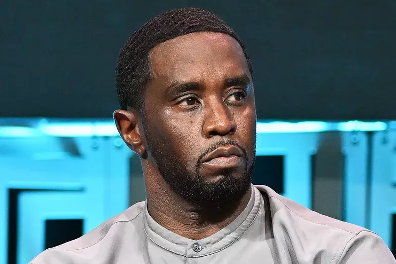 Diddy akuzohet për dhunë fizike dhe abuzim seksual ndaj