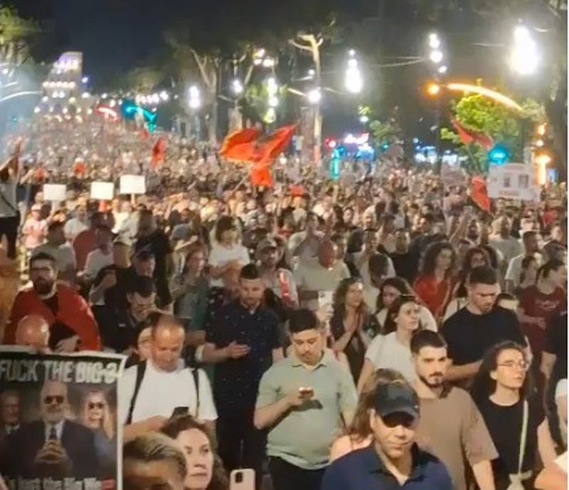 Jo si &ldquo;21 Janari&rdquo; dhe tubimet e dhunshme partiake/ Protesta