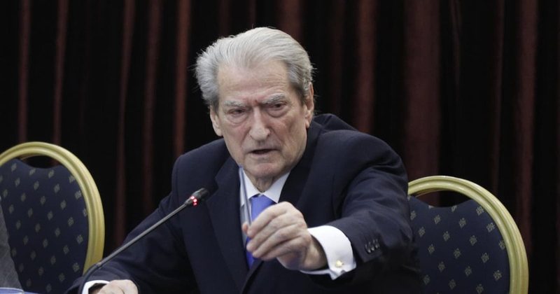 Berisha tregon historinë e demokratit për 11 majin: Më erdhi