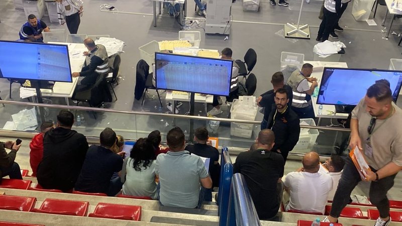 EMRAT/ Numërimi i votave për kandidatët e listës së