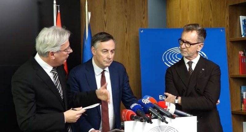 &ldquo;Isha n&euml; takim me Bardhin dhe Tabakun&rdquo;/ McAllister i