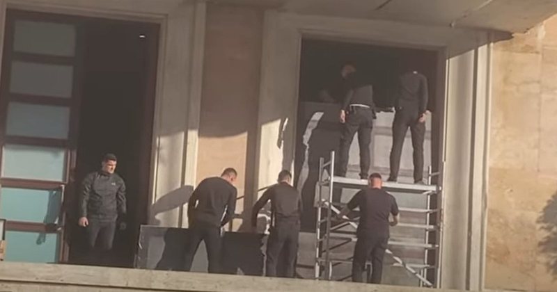 Paralajm&euml;rimet p&euml;r p&euml;rshkall&euml;zim/ Blindohet kryeministria,