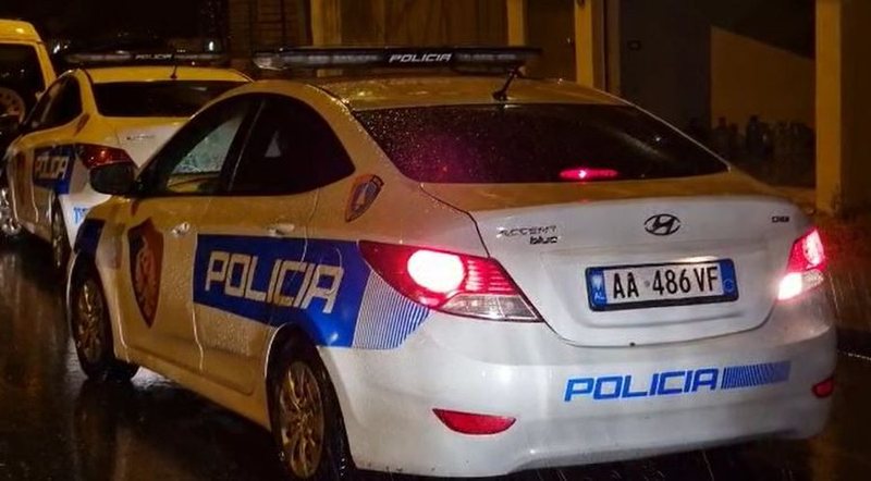 T&euml; sht&euml;na me arm&euml; zjarri n&euml; Shkod&euml;r