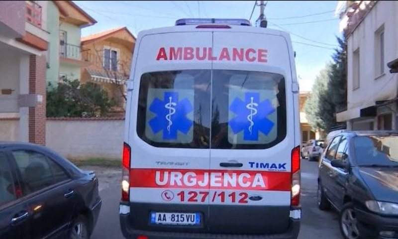 Aksident pranë shkollës 9-vjeçare në Korçë,