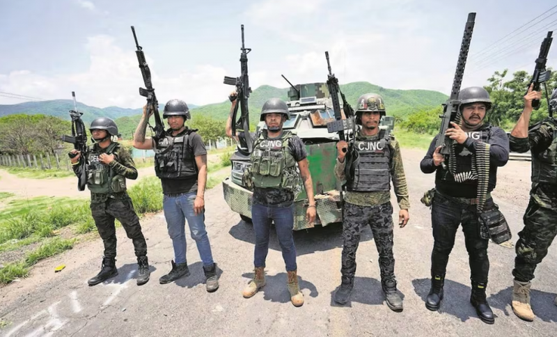 Mexico plunges into war after the murder of the cartel leader/ Local media: