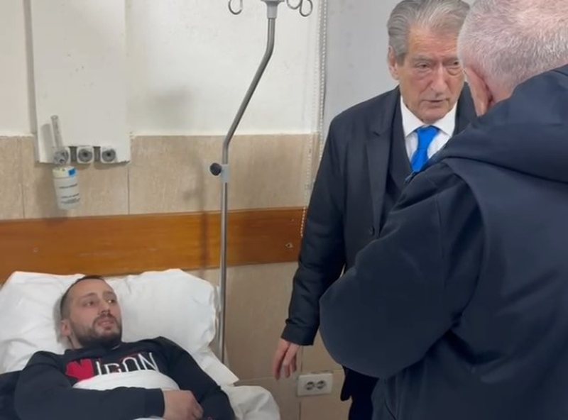 Berisha viziton protestuesit te Trauma:&nbsp;Dy jan&euml; me hematoma serioze,