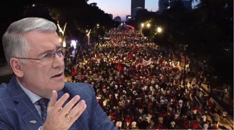 Revolta n&euml; Tiran&euml;/ Fatos Tarifa let&euml;r socialist&euml;ve