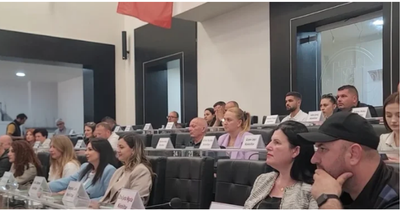 Në prag të 11 majit/ PL braktis PD, bashkon votat me PS për