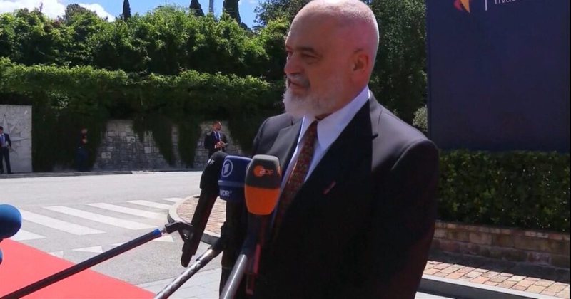 Rama from Tivat attacks the people in the square with "espionage"