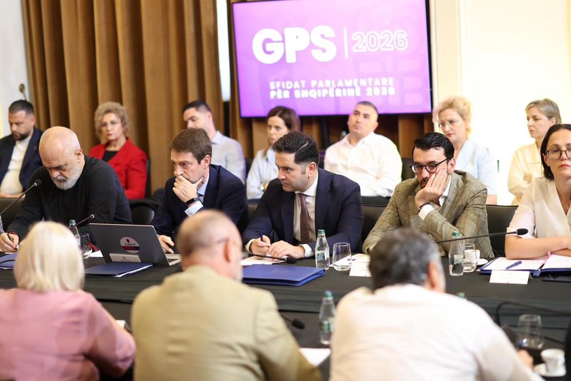 Largimi i deputetes Ko&ccedil;eku, Rama njofon Grupin e PS p&euml;r ikje t&euml;