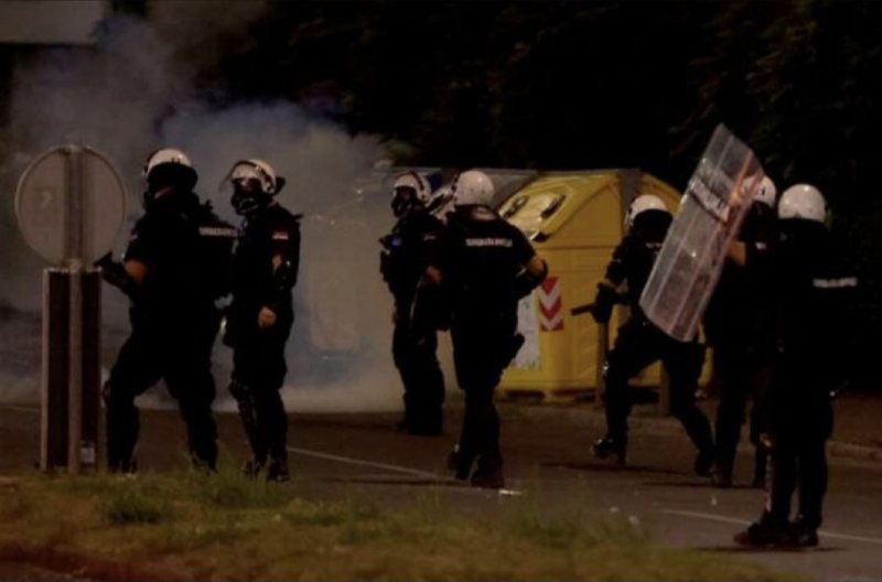 Protestat epike në Serbi/ Studentët dhe populli nisin sërish