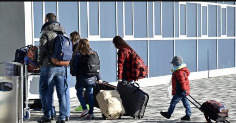 Vendi po zbrazet! 10% e shqiptarëve duan të ikin që