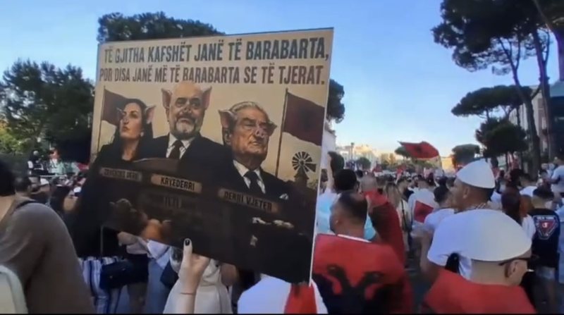 Popular protest against the corrupt political caste/ Berisha pretends to hear