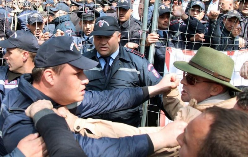 K&euml;ta nuk b&euml;hen m&euml;, jo/ Strazimiri: PD ka kaq koh&euml; q&euml;