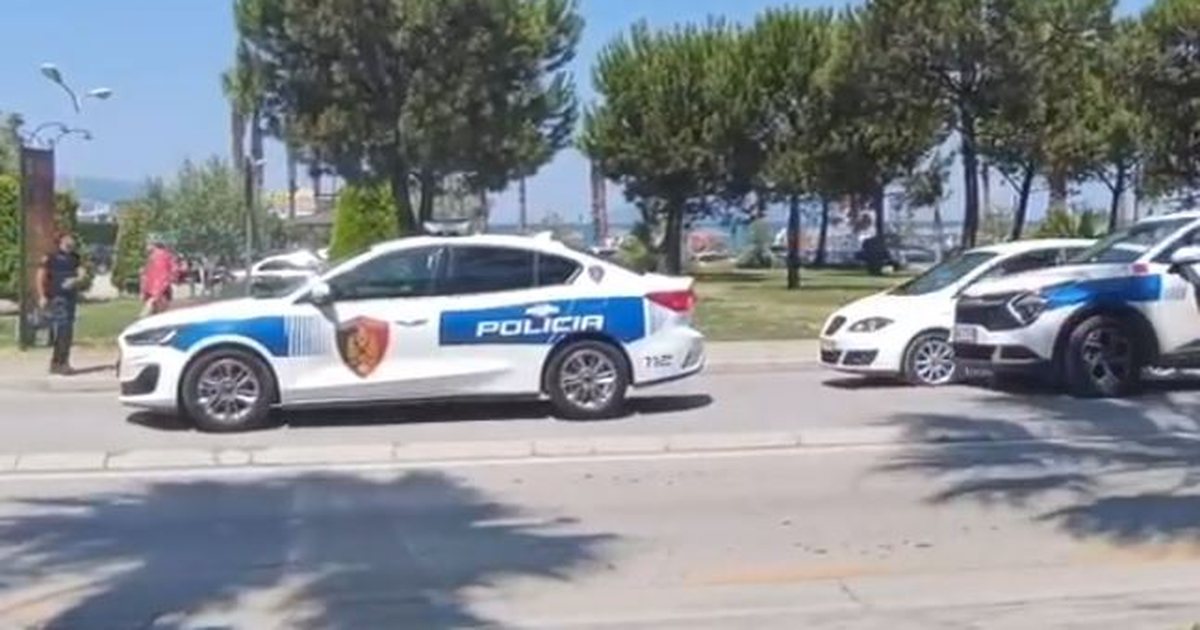 E moshuara bie nga autobusi  Transportohet në spital  në gjendje të rëndë  Ambulanca mbërrin me vonesë