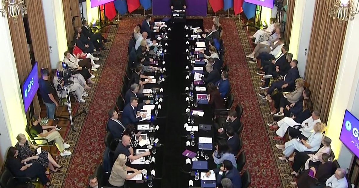  Besa   detyrë shtëpie për socialistët  Rama bën gati dokumentin  Do ta merrni me vete ta studioni në pushime  Po i bëjmë shqiptarët të ndjehen të papërfillur