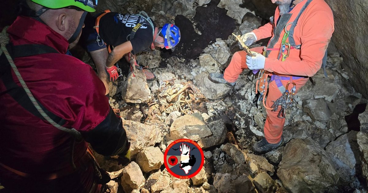 FOTO  Zbulohet zgavër 70 m e thellë në Parkun e Llogarasë  ja çfarë u gjet brenda saj