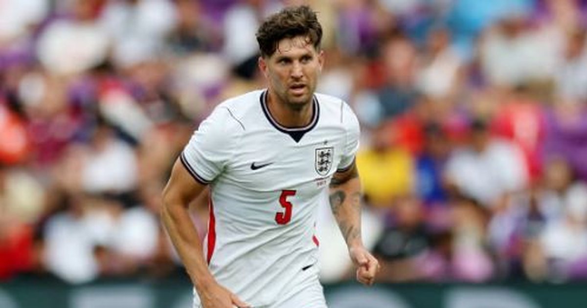 Interi  mposht  Chelsea  Arsenalin  Juventusin dhe Napolin  John Stones zgjedh zikaltërit