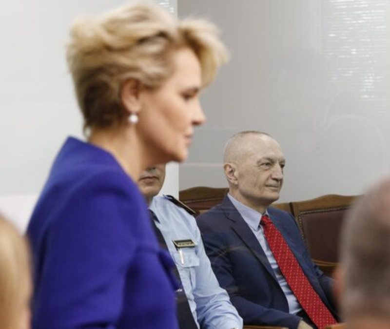 Debate dhe akuza n&euml; GJKKO, shtyhet seanca n&euml; themel p&euml;r