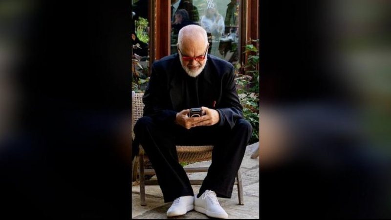 Edi Rama si &Ccedil;aushesku n&euml; kulmin e kriz&euml;s: Boton letra ku