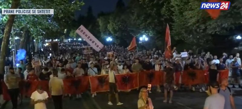 &ldquo;Bashkohuni me ne&rdquo;/ &ldquo;Rama jepe dor&euml;heqjen&rdquo;, jehon