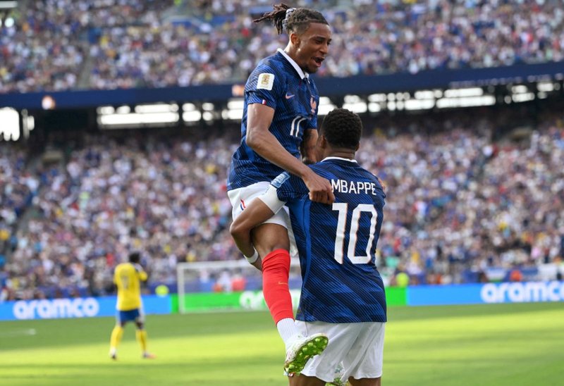 Franca &ccedil;monton Suedin&euml;, shk&euml;lqen Mbappe