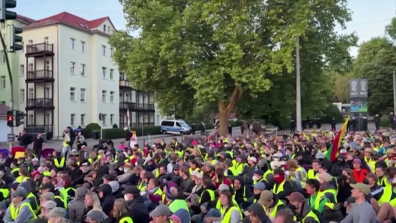 Protesta t&euml; dhunshme n&euml; Gjermani, policia zbret n&euml; rrug&euml;
