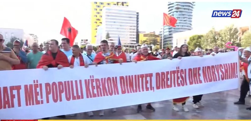 Revolta e 35 kund&euml;r Ram&euml;s/ &ldquo;Mjaft m&euml;! Populli k&euml;rkon