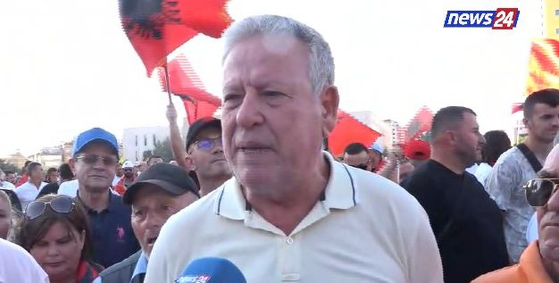 &ldquo;Do v&euml;rshojm&euml; nga Vlora n&euml; Tiran&euml;&rdquo;, Protestuesi: