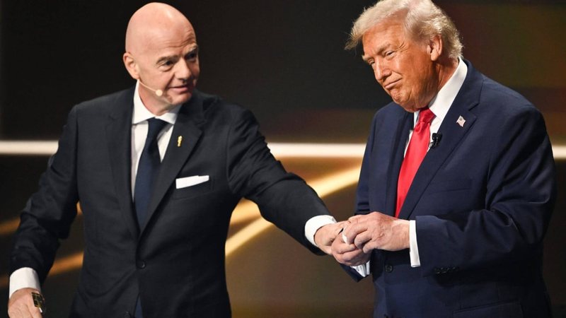 Polemikat p&euml;r t&euml; kuqin e Balogun, reagon Infantino: Trump m&euml;