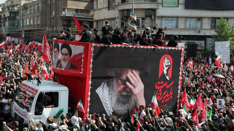 Ceremonia mortore e liderit iranian Ali Khamenei, Serbia me t&euml; d&euml;rguar