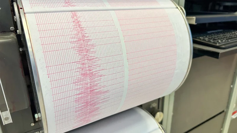 T&euml;rmet me magnitud&euml; 3.7 pran&euml; brigjeve t&euml; Kret&euml;s/ Nuk