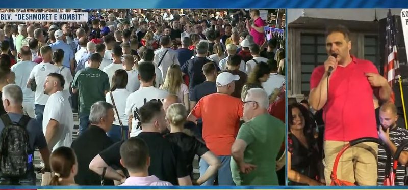 Turisti gjerman n&euml; protest&euml;n kund&euml;r Ram&euml;s: Politika dhe