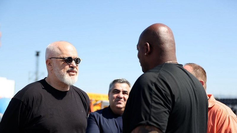 &ldquo;Reuters&rdquo; p&euml;r skandalin me koncertin e Kanye West: Rama mbron 4