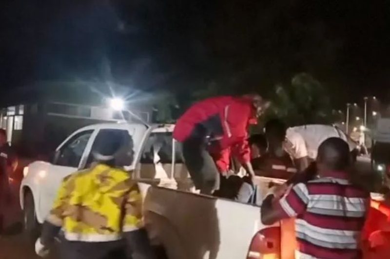Tragjedi n&euml; Ugand&euml;/ P&euml;rmbyset autobusi, humbin jet&euml;n 20