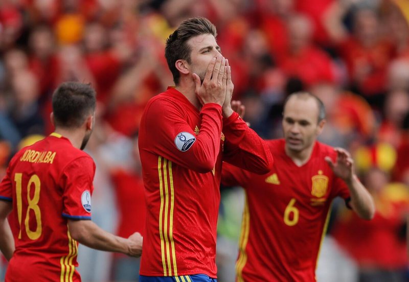 &ldquo;Kjo, nj&euml; nga finalet m&euml; t&euml; mira&rdquo;, Pique: Spanja ime