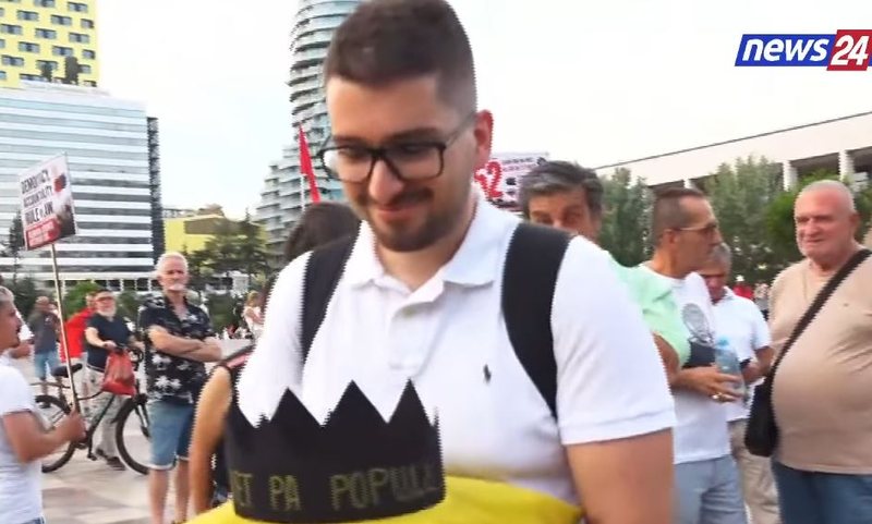 &ldquo;Mbret pa popull, kjo &euml;sht&euml; kurora e Edi Ram&euml;s&rdquo;/