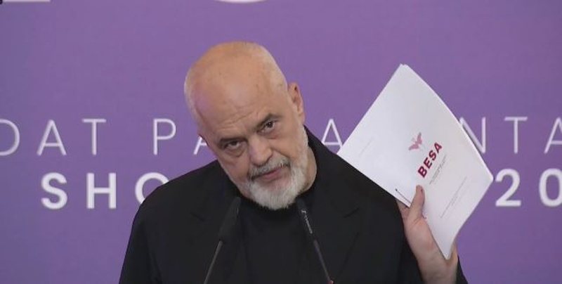 Prej 55 dit&euml;sh qytetar&euml;t k&euml;rkojn&euml; dor&euml;heqjen e tij,