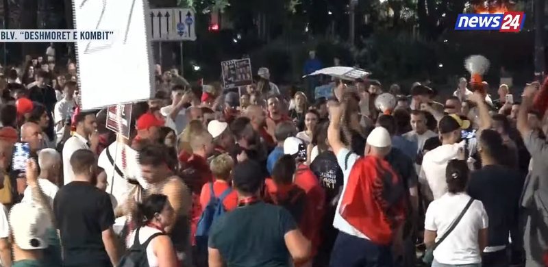 &ldquo;Nes&euml;r para Parlamentit&rdquo;/ 57 dit&euml; revolt&euml;! Mbyllet