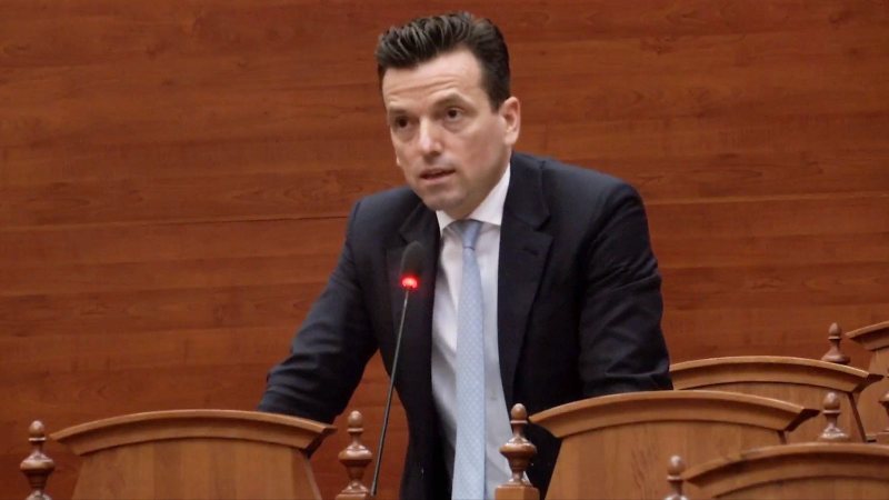 &ldquo;PS m&euml; do jasht&euml; Kuvendit&rdquo;/ Marr&euml;veshja e huas me