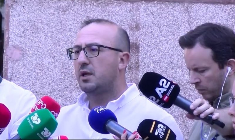 &ldquo;Na vun&euml; si n&euml; radh&euml; t&euml; vajgurit&rdquo;/ Kopja e
