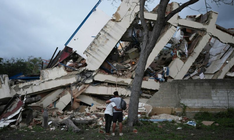 Mrekulli n&euml; Venezuel&euml;! Momenti kur nj&euml; 11-vje&ccedil;ar nxirret i
